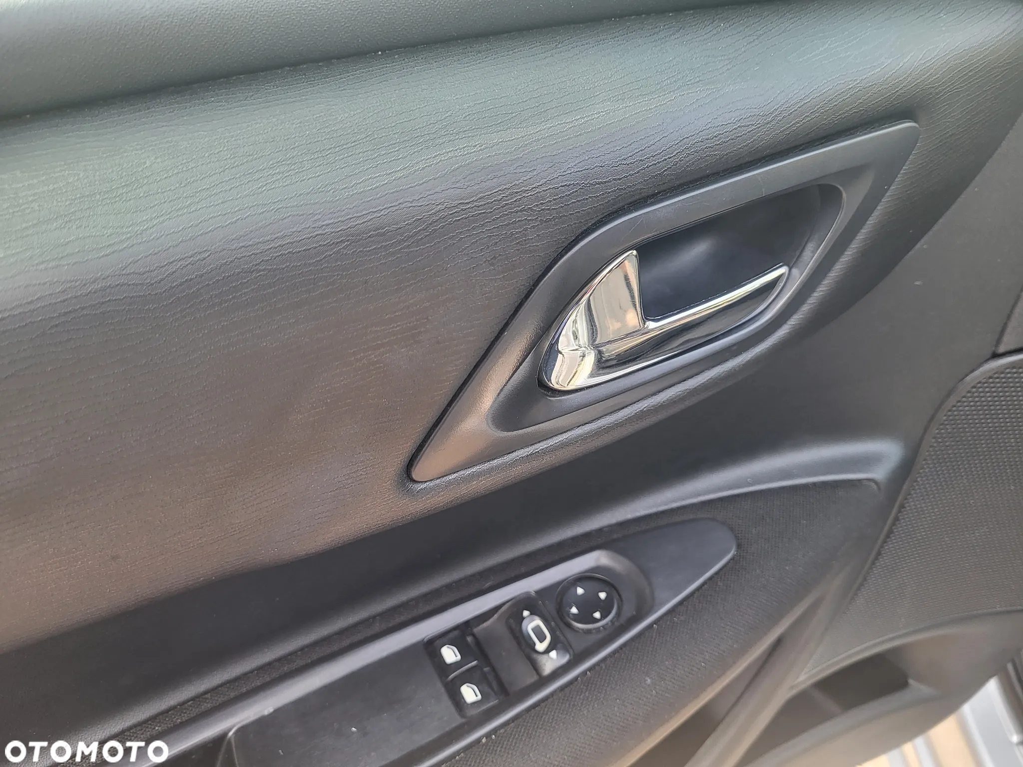 Citroën C4 1.4 16V Advance - 13