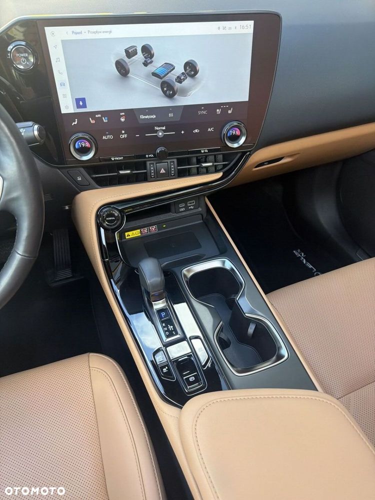 Lexus NX 350h Omotenashi AWD - 16
