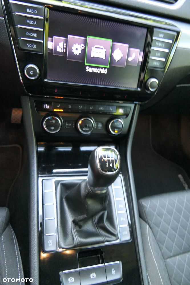 Skoda Superb 1.6 TDI Style - 29