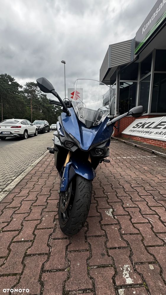 Suzuki GSX - 2