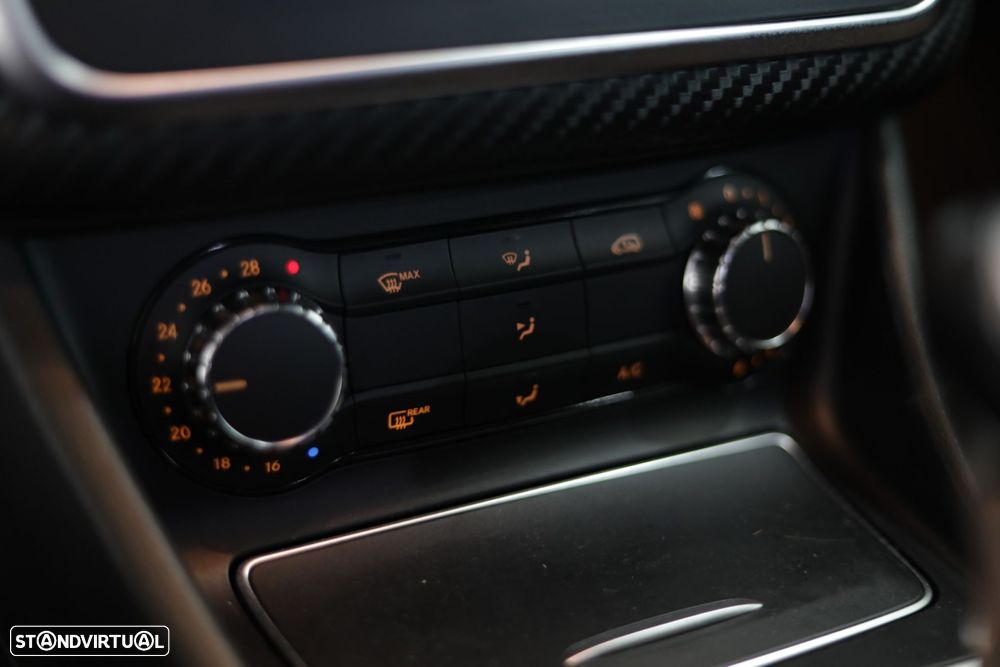 Mercedes-Benz A 180 d AMG Line - 12