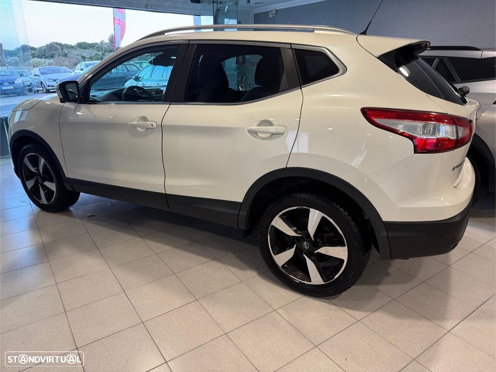 Nissan Qashqai 1.2 DIG-T N-Vision Xtronic - 9