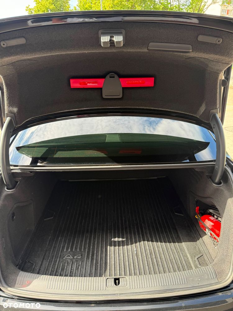 Audi A4 Limousine - 5