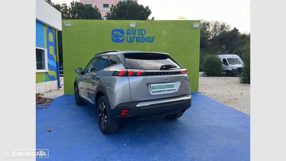 Peugeot 2008 1.2 PureTech Allure - 4