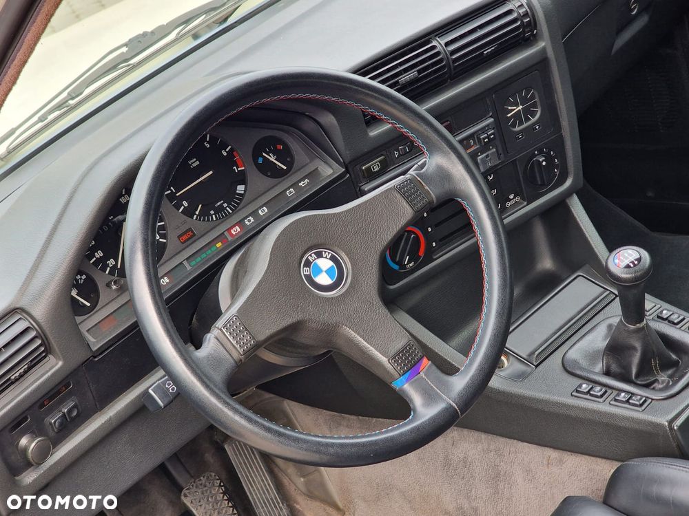 BMW Seria 3 320i - 23