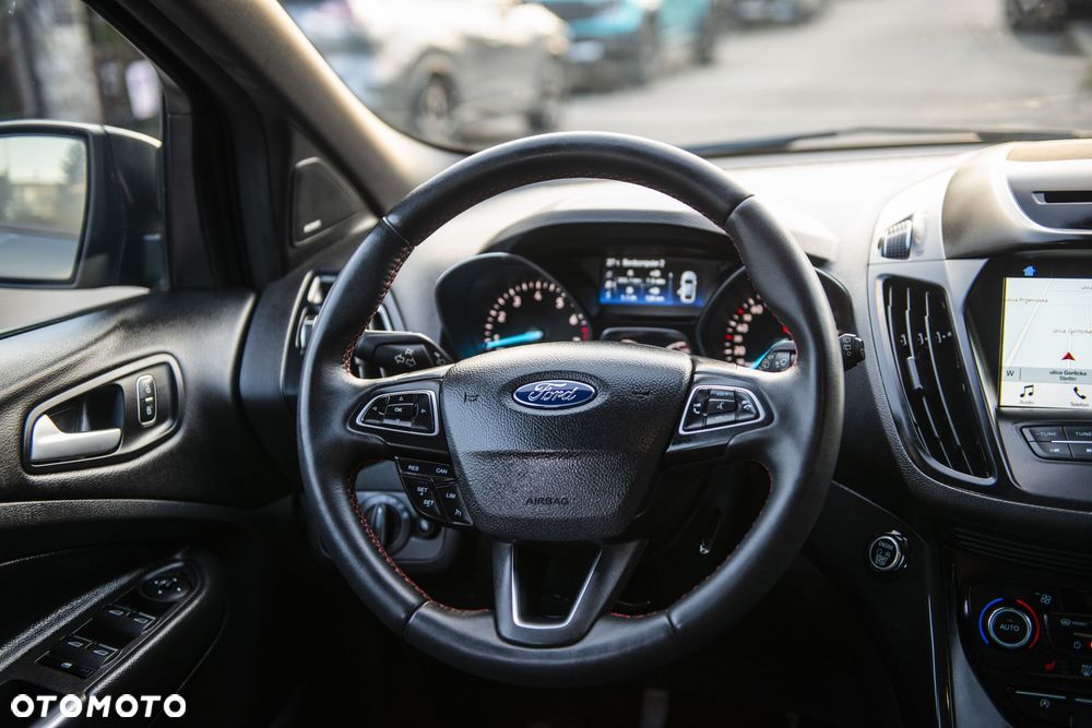 Ford Kuga 1.5 EcoBoost 2x4 ST-Line - 31