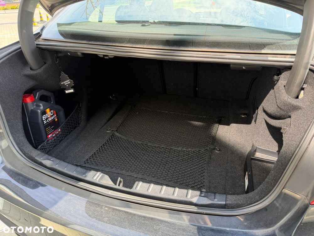 BMW Seria 3 328i xDrive - 15