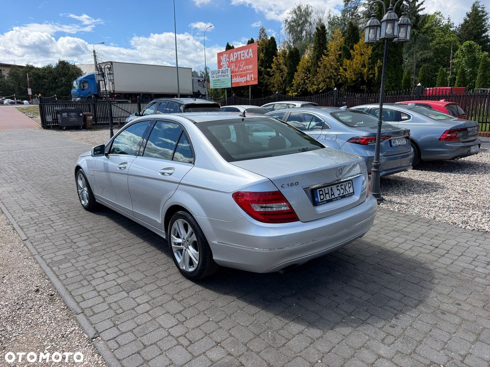 Mercedes-Benz Klasa C 180 CGI BlueEff Avantgarde - 32