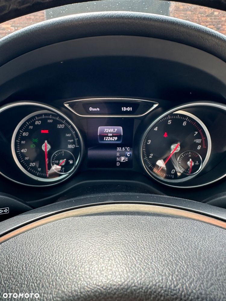 Mercedes-Benz CLA 250 7G-DCT AMG Line - 12