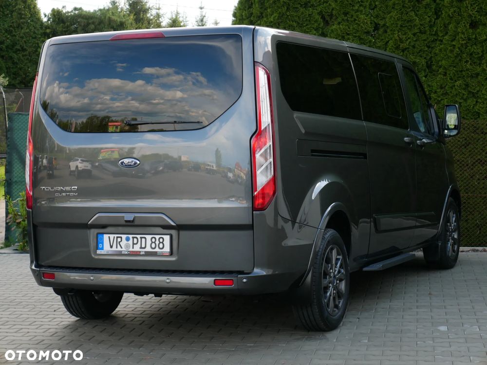 Ford Tourneo Custom 320 L2H1 VA Autm Titanium - 9