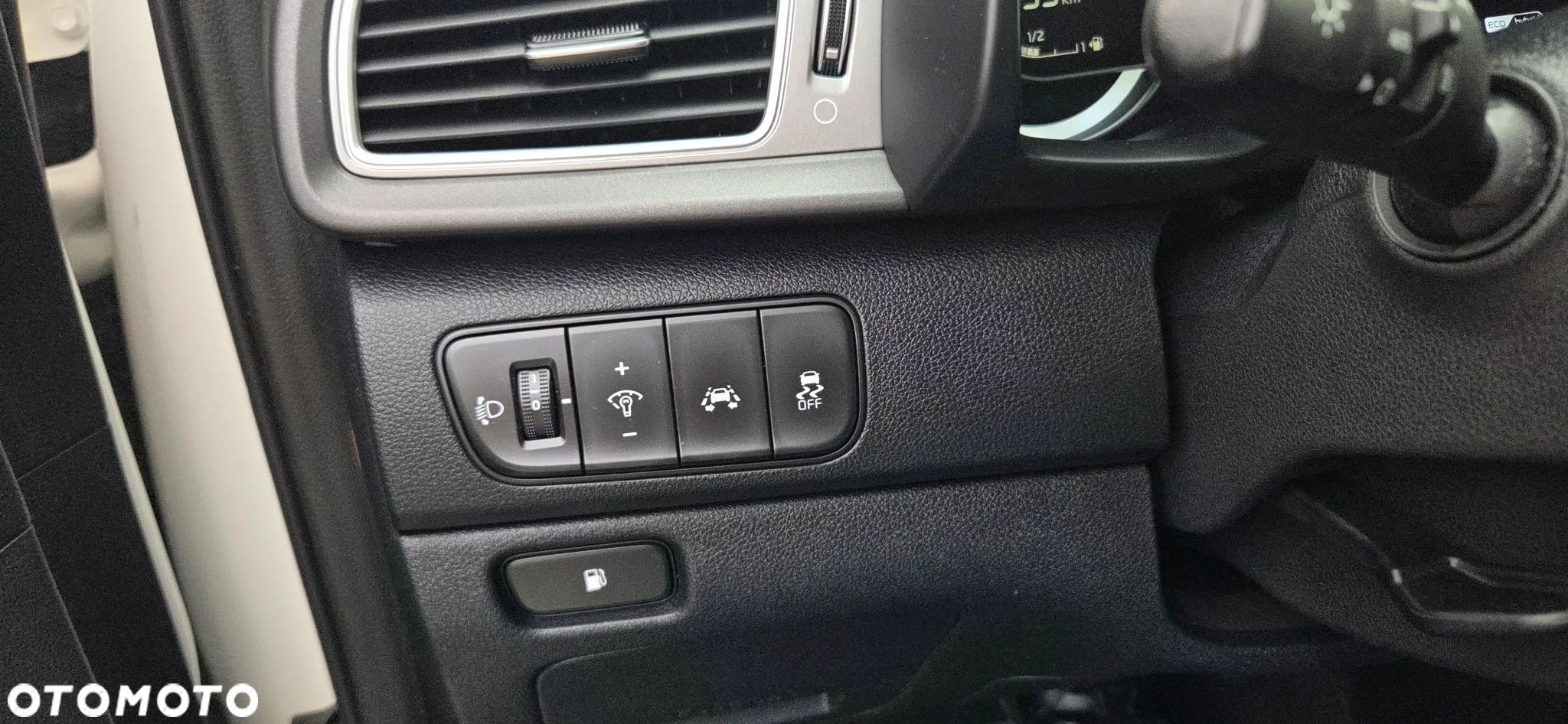 Kia Niro 1.6 GDI Hybrid M - 29