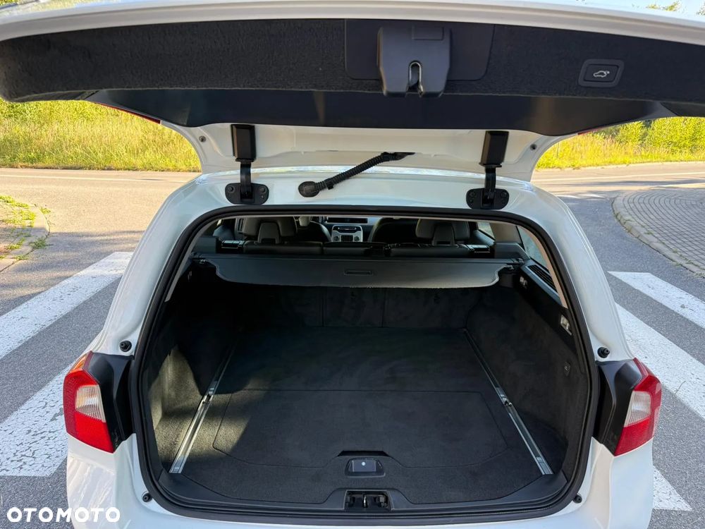 Volvo V70 D4 AWD Geartronic RDesign - 13