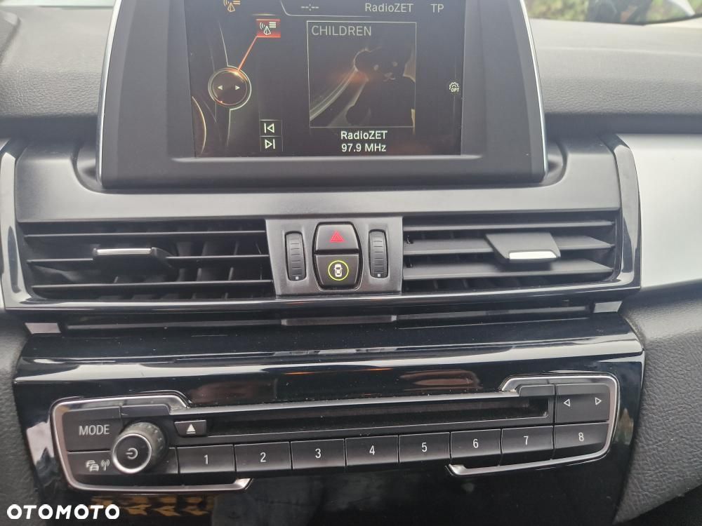 BMW Seria 2 218d - 12