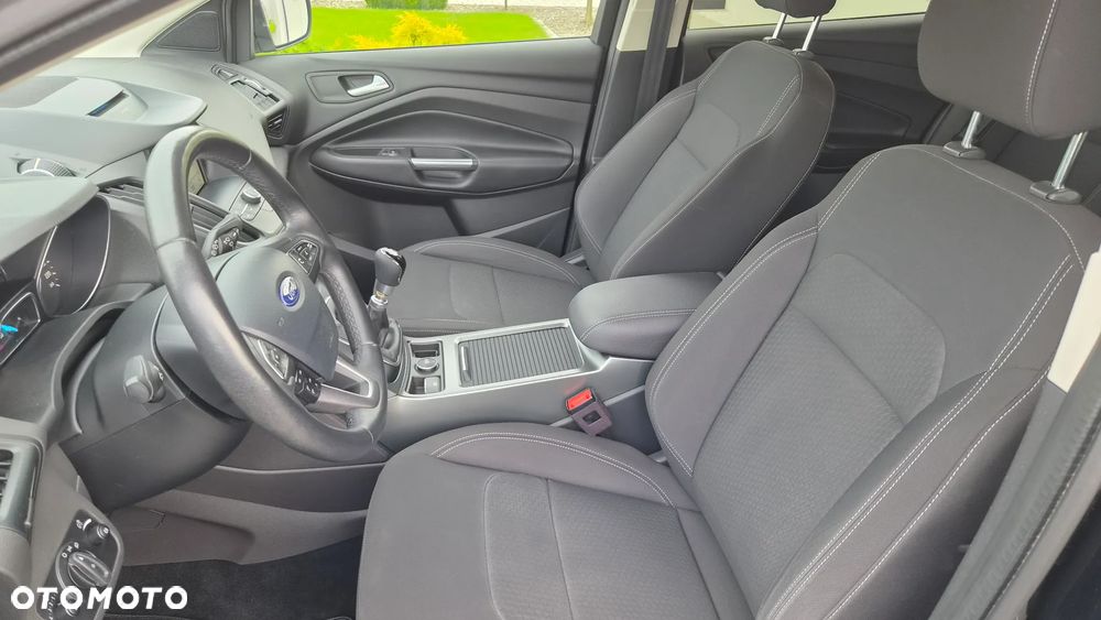 Ford Kuga 1.5 EcoBoost 2x4 Titanium - 17