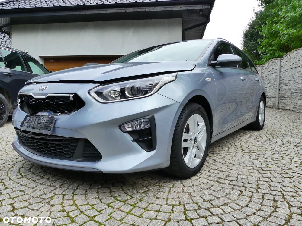 Kia Ceed - 11