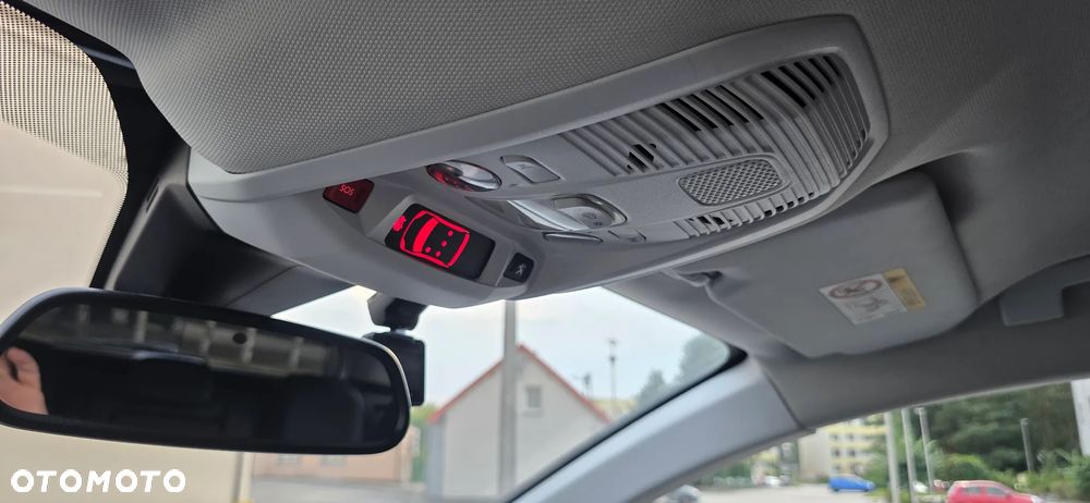 Peugeot 3008 1.2 PureTech Allure S&S - 23