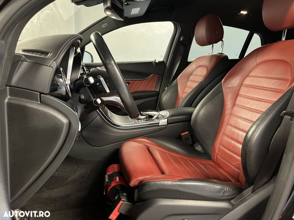 Mercedes-Benz GLC 300 4MATIC 9G-TRONIC AMG Line - 11