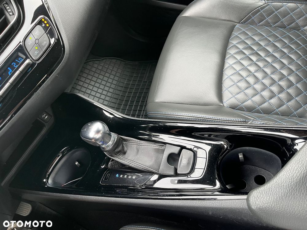 Toyota C-HR Flow - 30