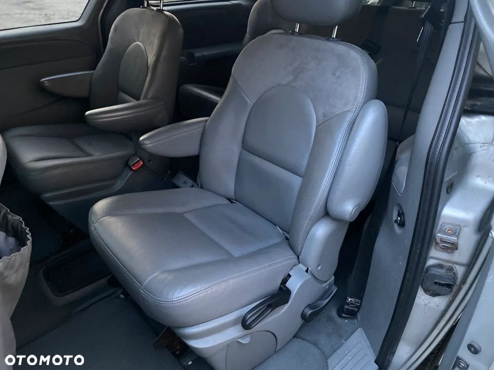 Chrysler Voyager 2.8 CRD LX - 11