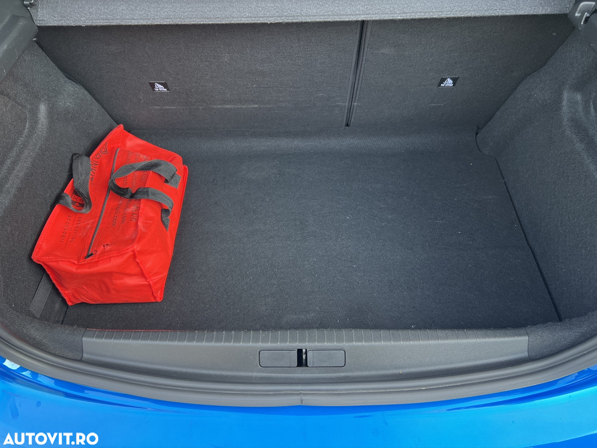 Peugeot 208 1.2 L PureTech STT EAT8 GT - 25