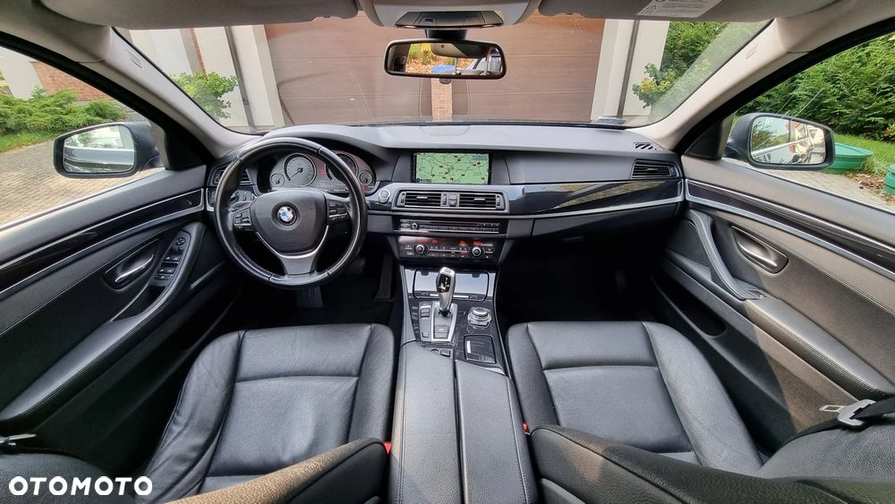 BMW Seria 5 525d - 11