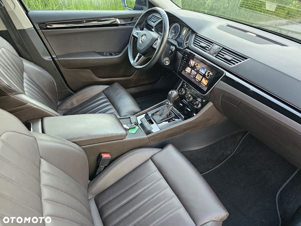 Skoda Superb 2.0 TDI 4x4 L&K DSG - 33