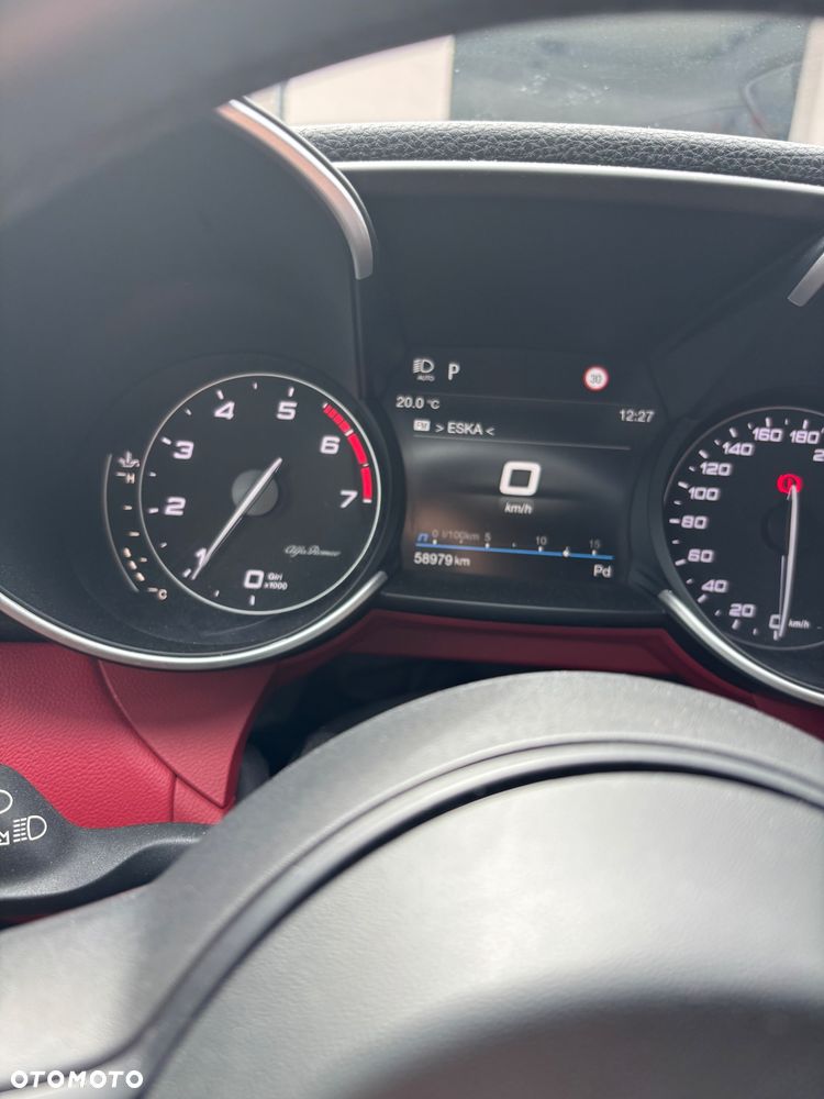 Alfa Romeo Giulia 2.0 Turbo 16V AT8 Veloce - 16