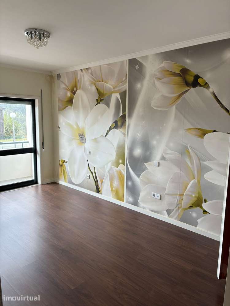 Apartamento T3 com garagem e varanda em Lomba - Grande imagem: 3/17