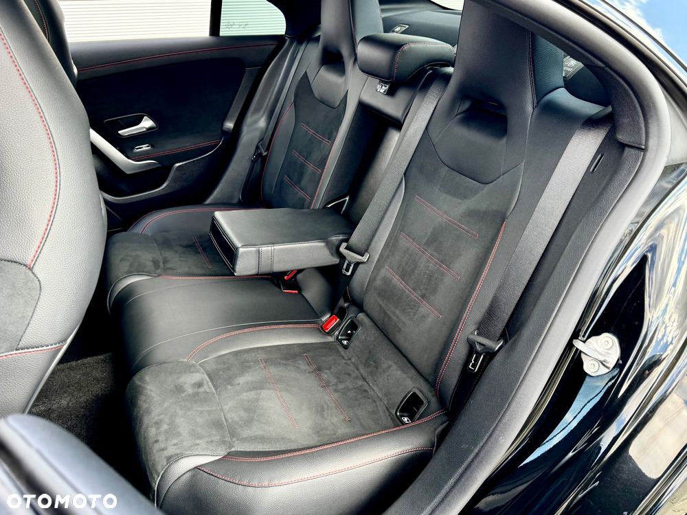 Mercedes-Benz CLA 200 7G-DCT Edition AMG Line - 30