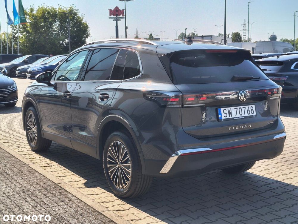 Volkswagen Tiguan - 12