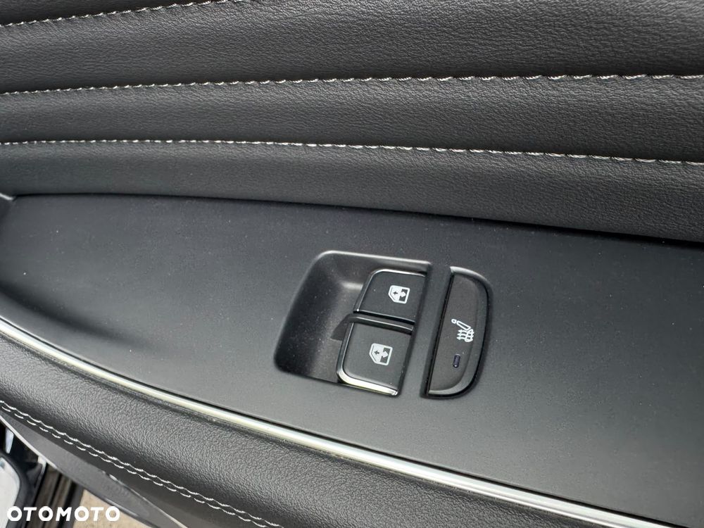 Hongqi HS5 2.0T AWD - 27