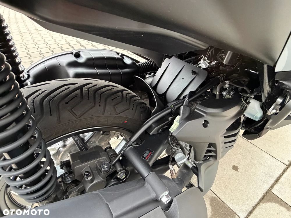Yamaha X-max - 23