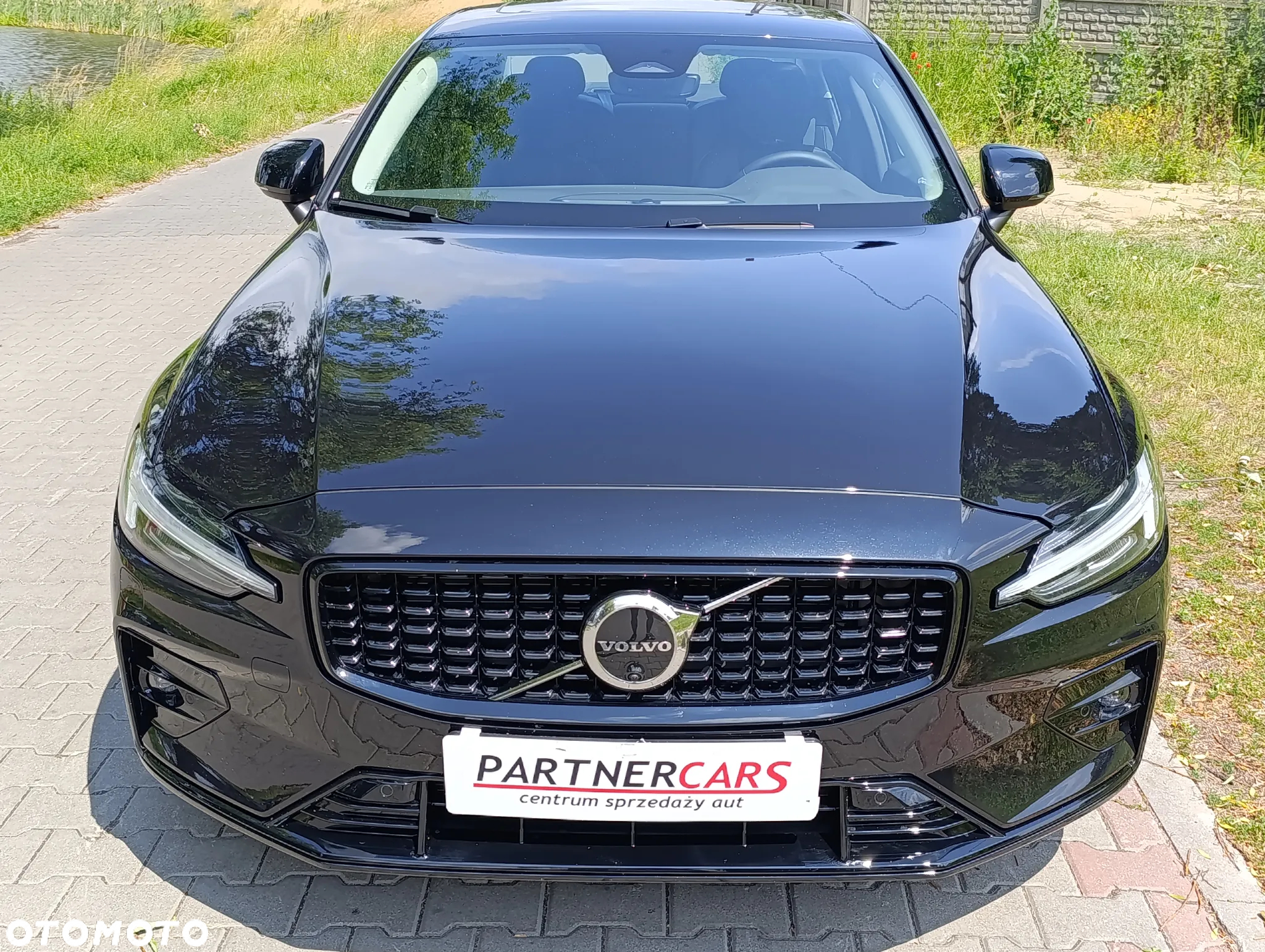Volvo S60 B5 B AWD Plus Dark - 3
