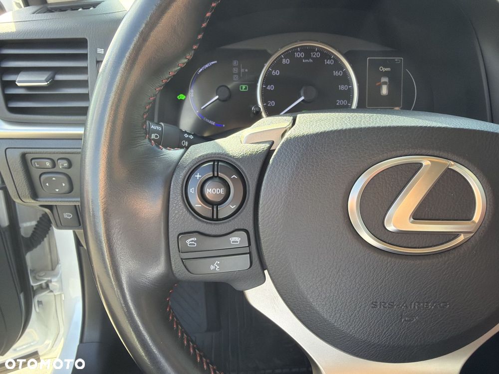 Lexus CT - 22