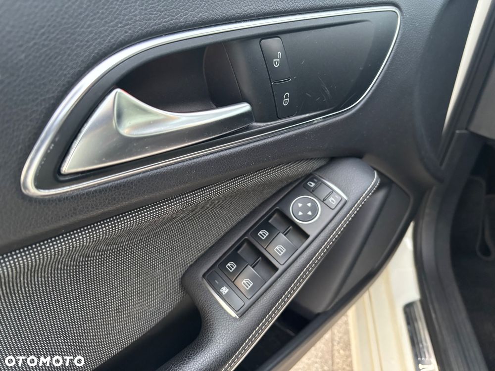 Mercedes-Benz Klasa A 180 (BlueEFFICIENCY) Urban - 11