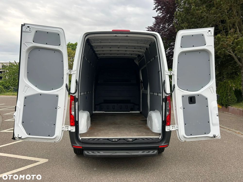 Mercedes-Benz Sprinter - 7