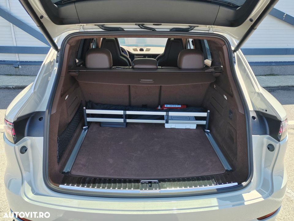 Porsche Cayenne Turbo E-Hybrid Tiptronic S - 32