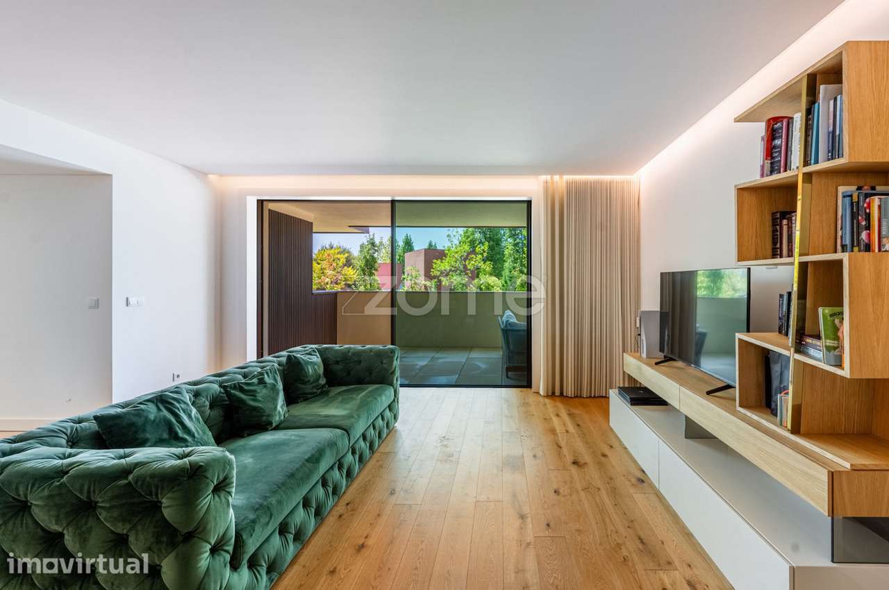 T3 com Terraço e 3 Lugares de Garagem | Quinta Marques Gomes - Grande imagem: 4/30