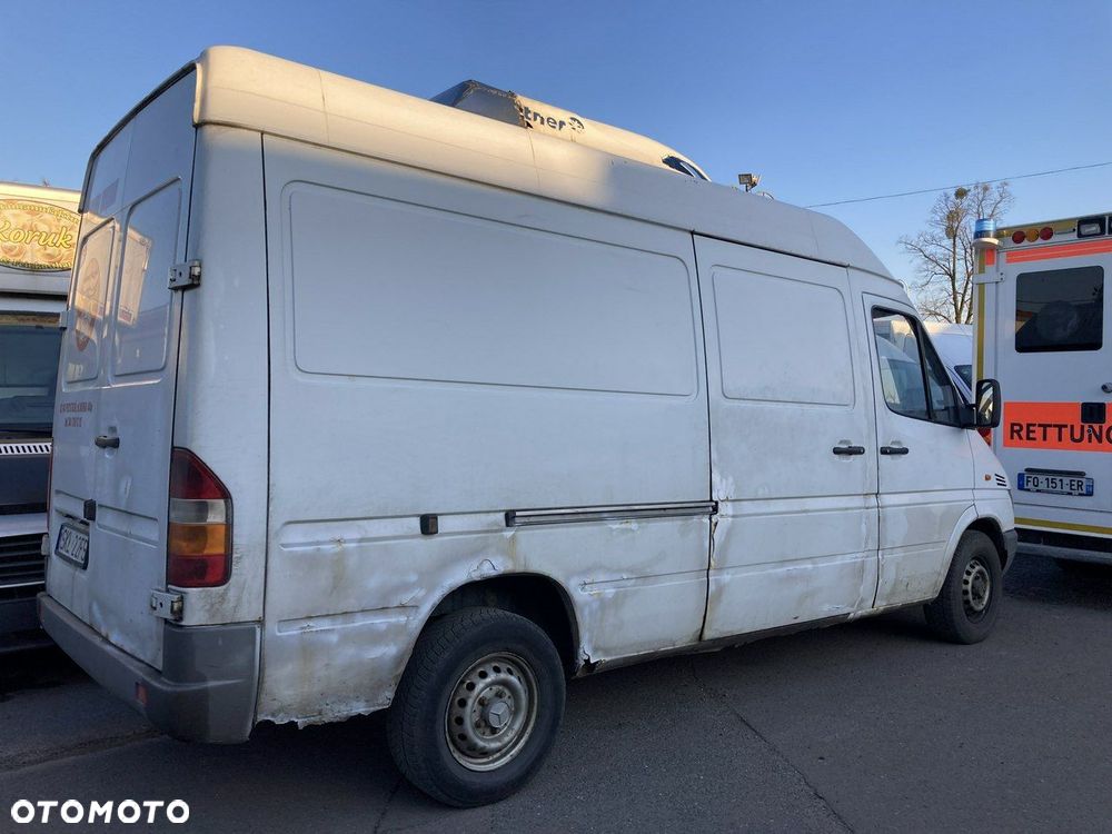 Mercedes-Benz Sprinter - 9