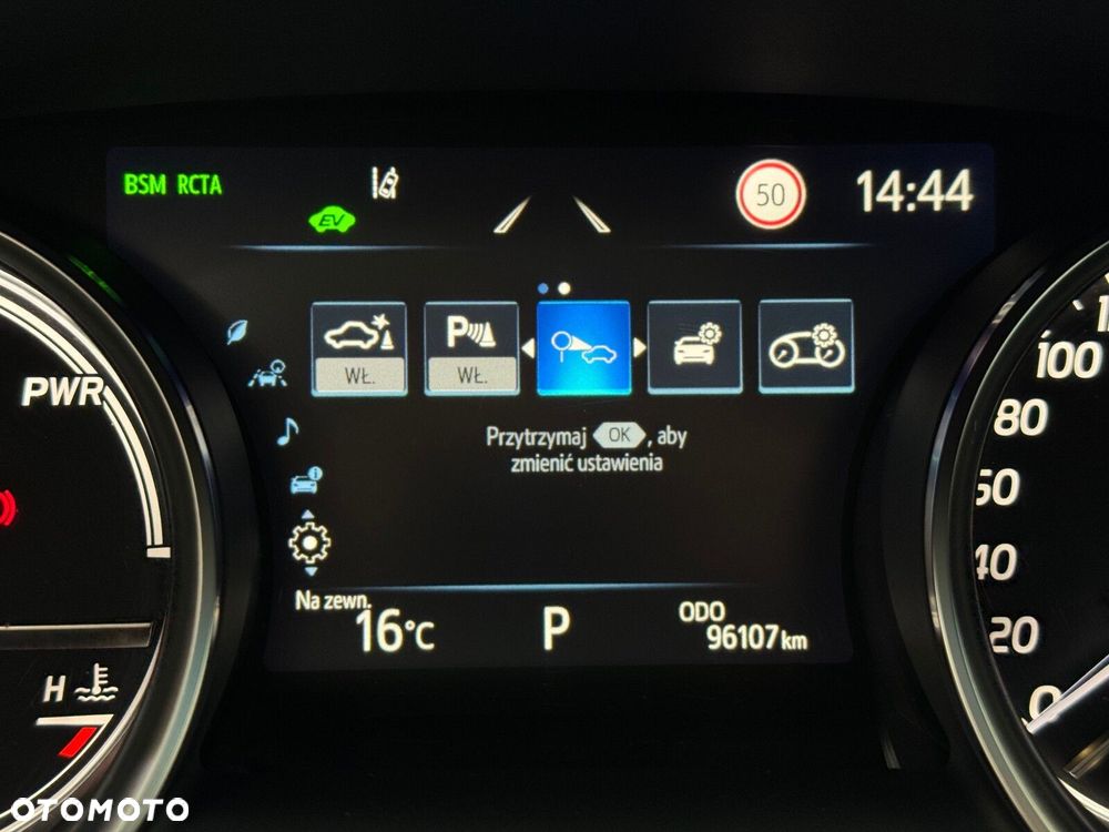 Toyota Camry 2.5 Hybrid Executive CVT - 37