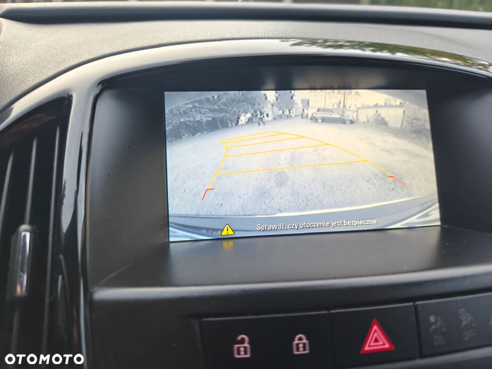 Opel Astra 2.0 CDTI DPF SportsTourer Exklusiv - 16
