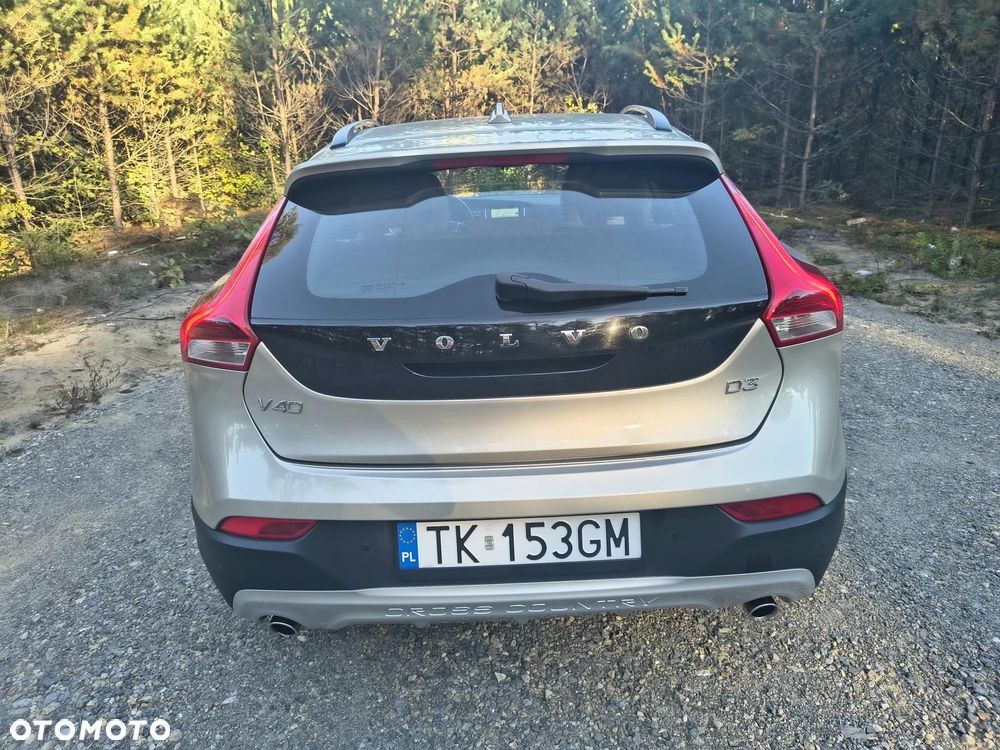 Volvo V40 Cross Country - 16