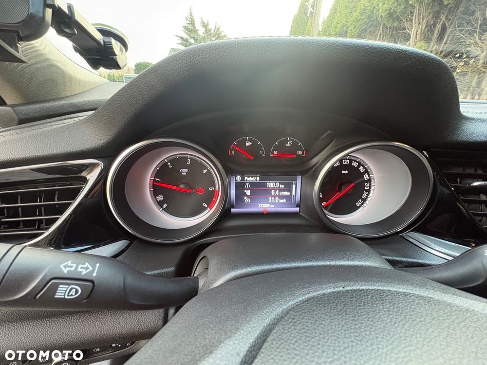 Opel Insignia - 8