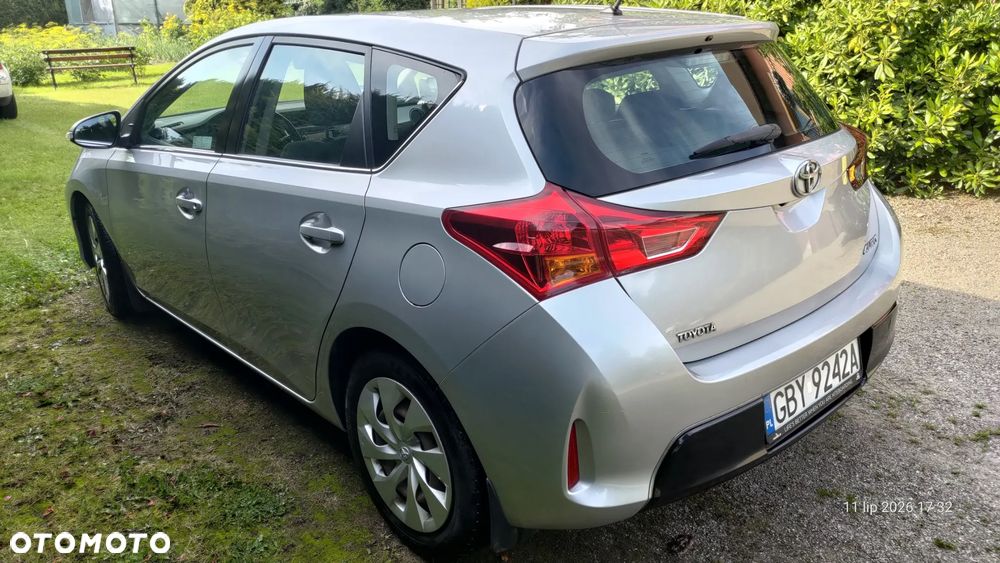 Toyota Auris 1.4 D-4D Premium EU5 - 4