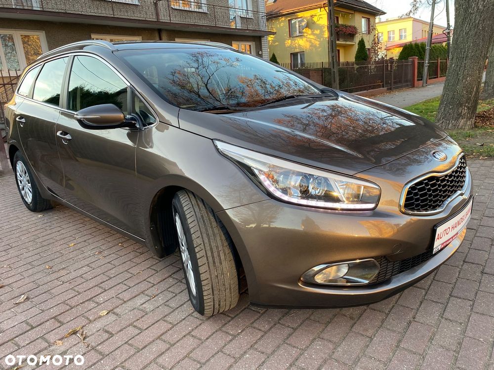 Kia Ceed 1.6 GDI Dream Team Edition - 26