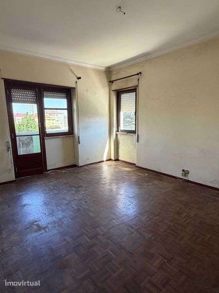Apartamento T3 em Massamá para remodelar - Grande imagem: 5/12