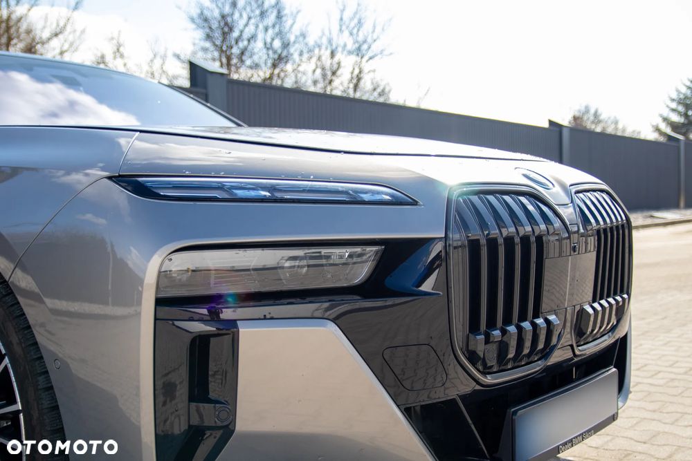 BMW Seria 7 - 37