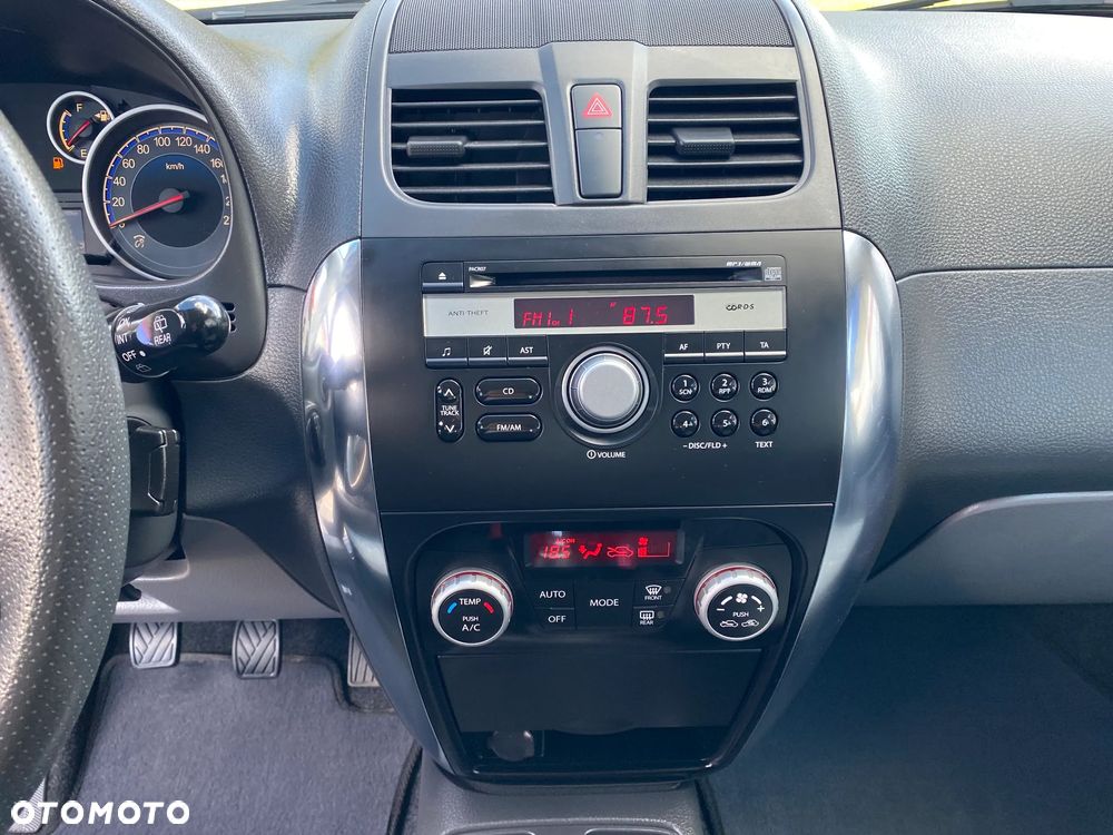 Suzuki SX4 1.6 Comfort Plus - 27