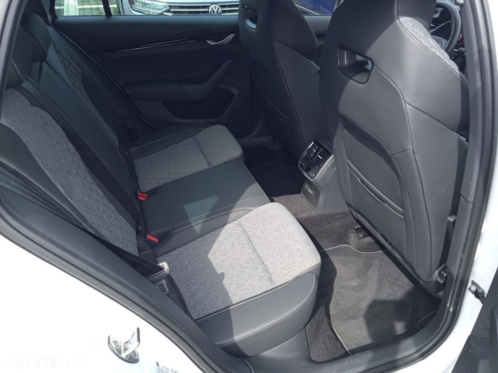Skoda Octavia 2.0 TDI Sportline DSG - 16