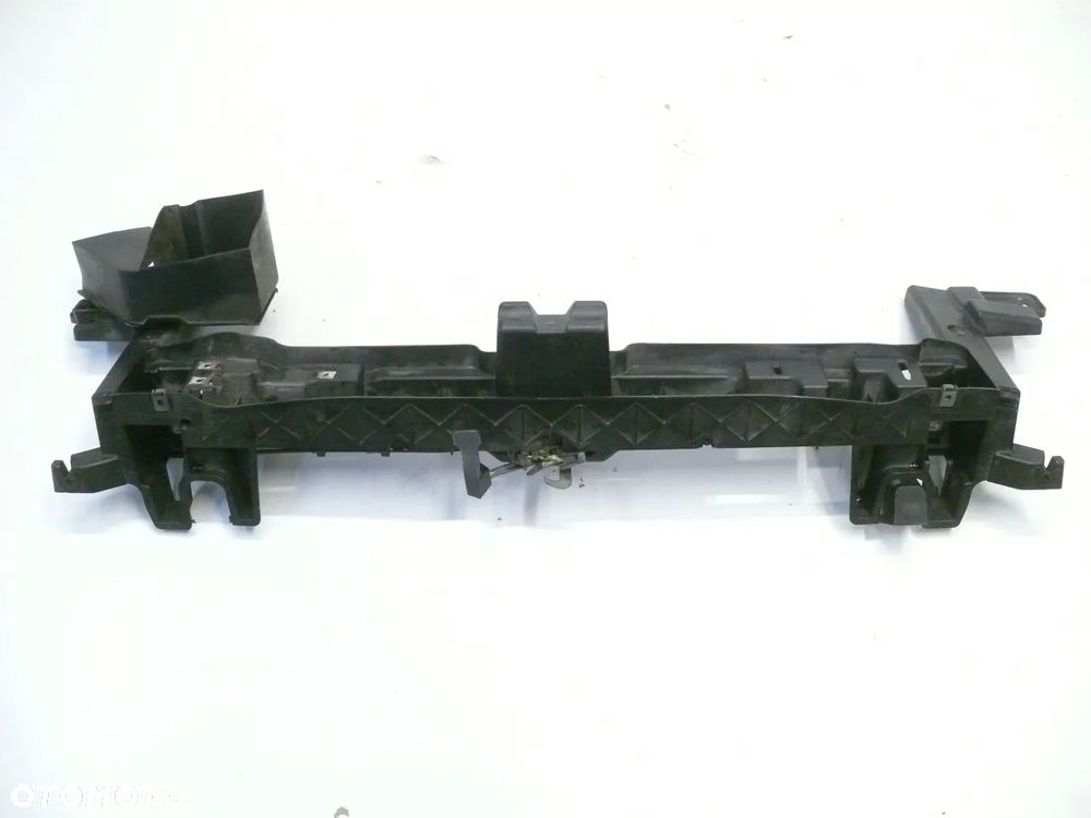 STELAŻ MOCOWANIE PAS PRZEDNI GÓRNY PEUGEOT 5008 I 2009 2013